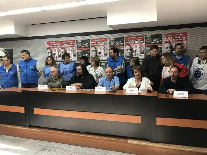 Docentes paran lunes y martes