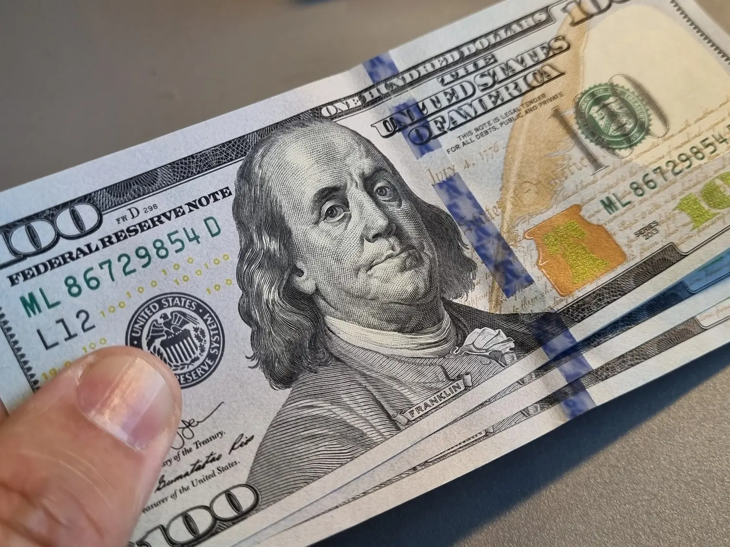 Dólar hoy: la cotización libre cae por tercer día y se paga a $1.245 para la venta