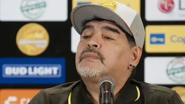 Para Maradona, “hoy, la Selección es un boliche”