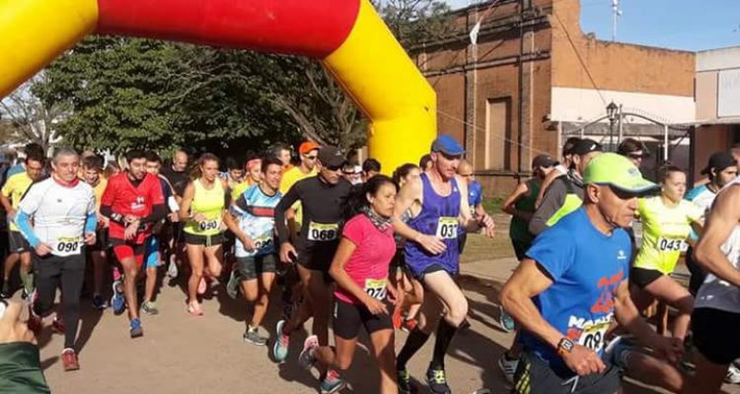 Santa Lucía Corre fue un éxito con más de 100 participantes