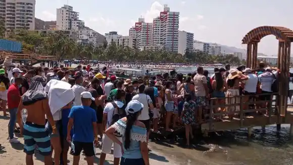 ¡COLAPSARON! Playas de Cartagena y Santa Marta