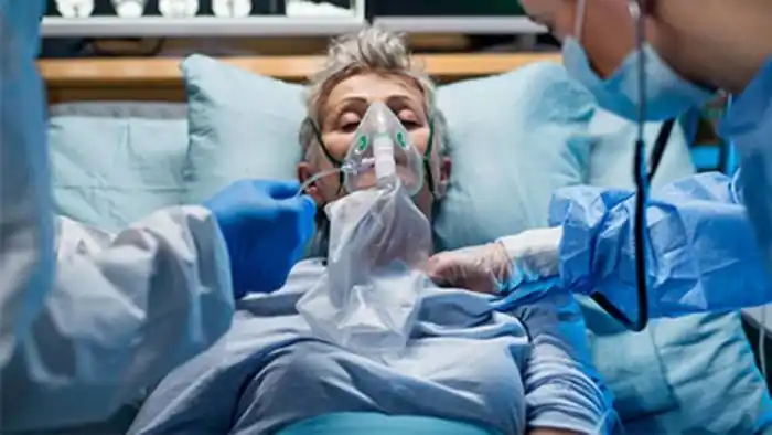 Tener que ingresar en un hospital por covid en Estados Unidos cuesta de media 23.000 dólares