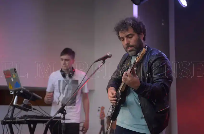 Juanjo Scala: "Planteamos un sonido colorido y lleno de tecno"