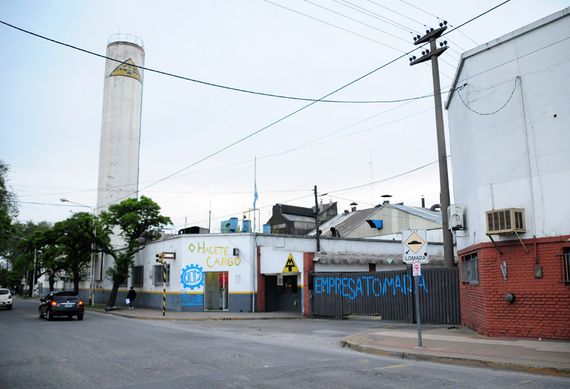 A tres meses del cierre de Metalúrgica, los exempleados aún esperan conseguir trabajo 