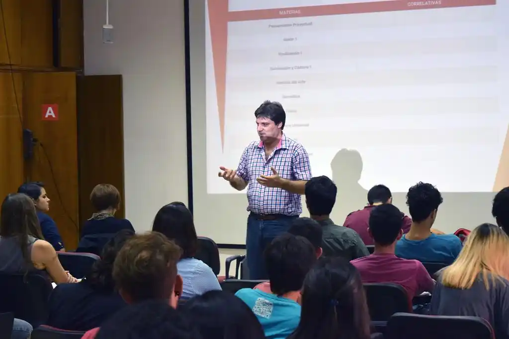 Esperan resolución que apruebe cambio del plan de estudio en Teatro