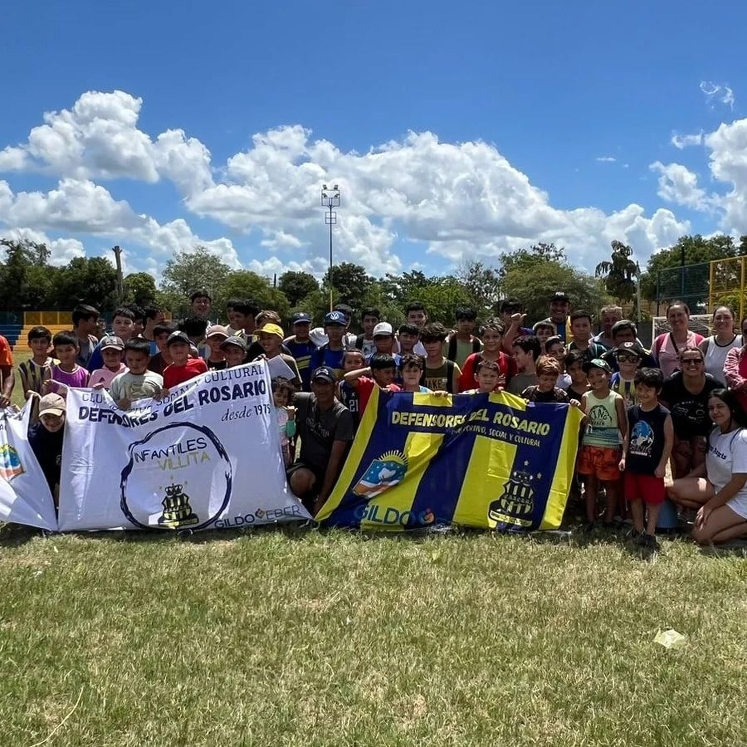 Clubes de barrio se manifestaron en contra del DNU y la Ley Ómnibus