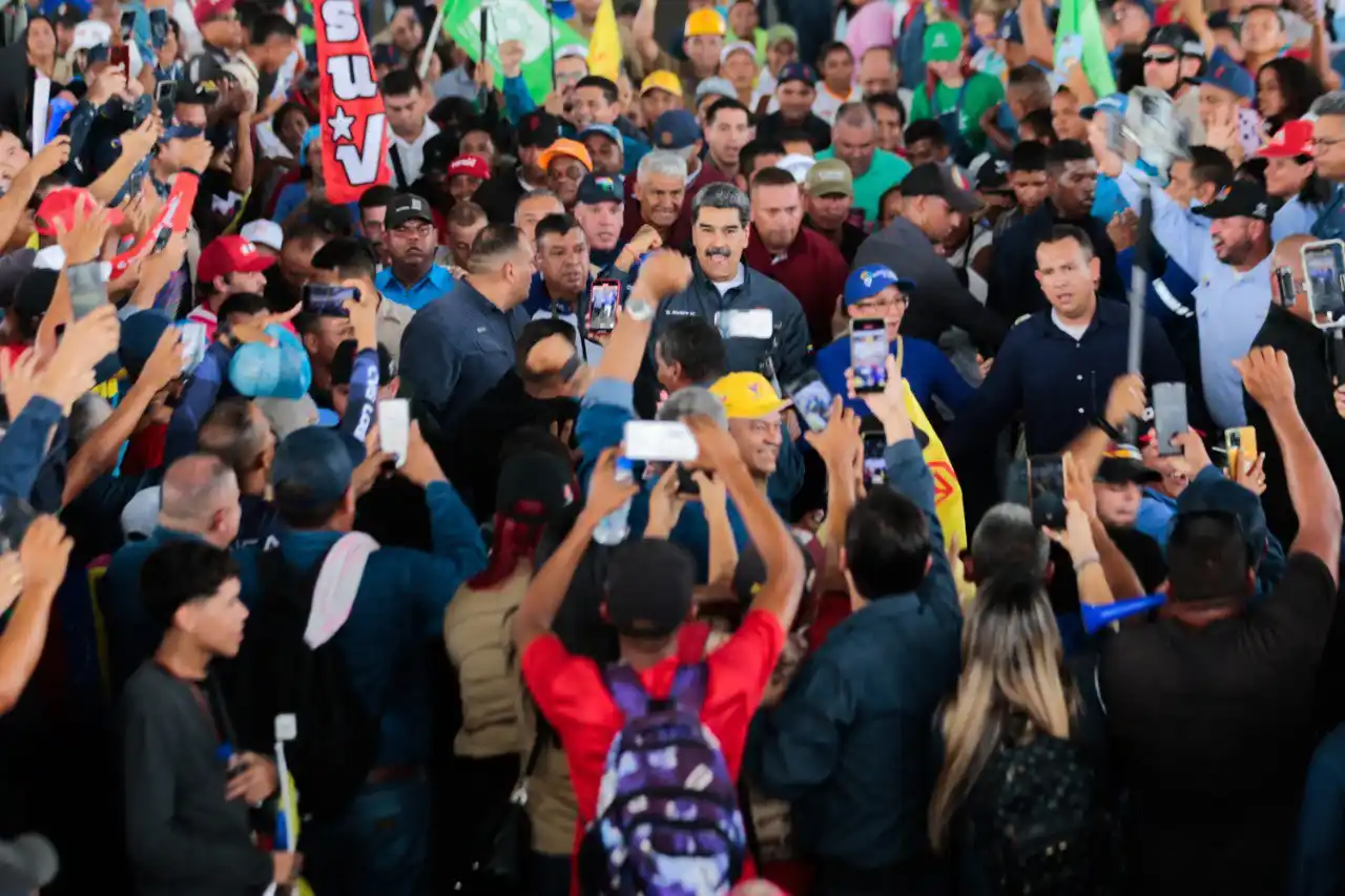 «CON LA CLASE OBRERA TODO», sin ella nada: Maduro promete construir una ciudad obrera en Bolívar (+Videos)