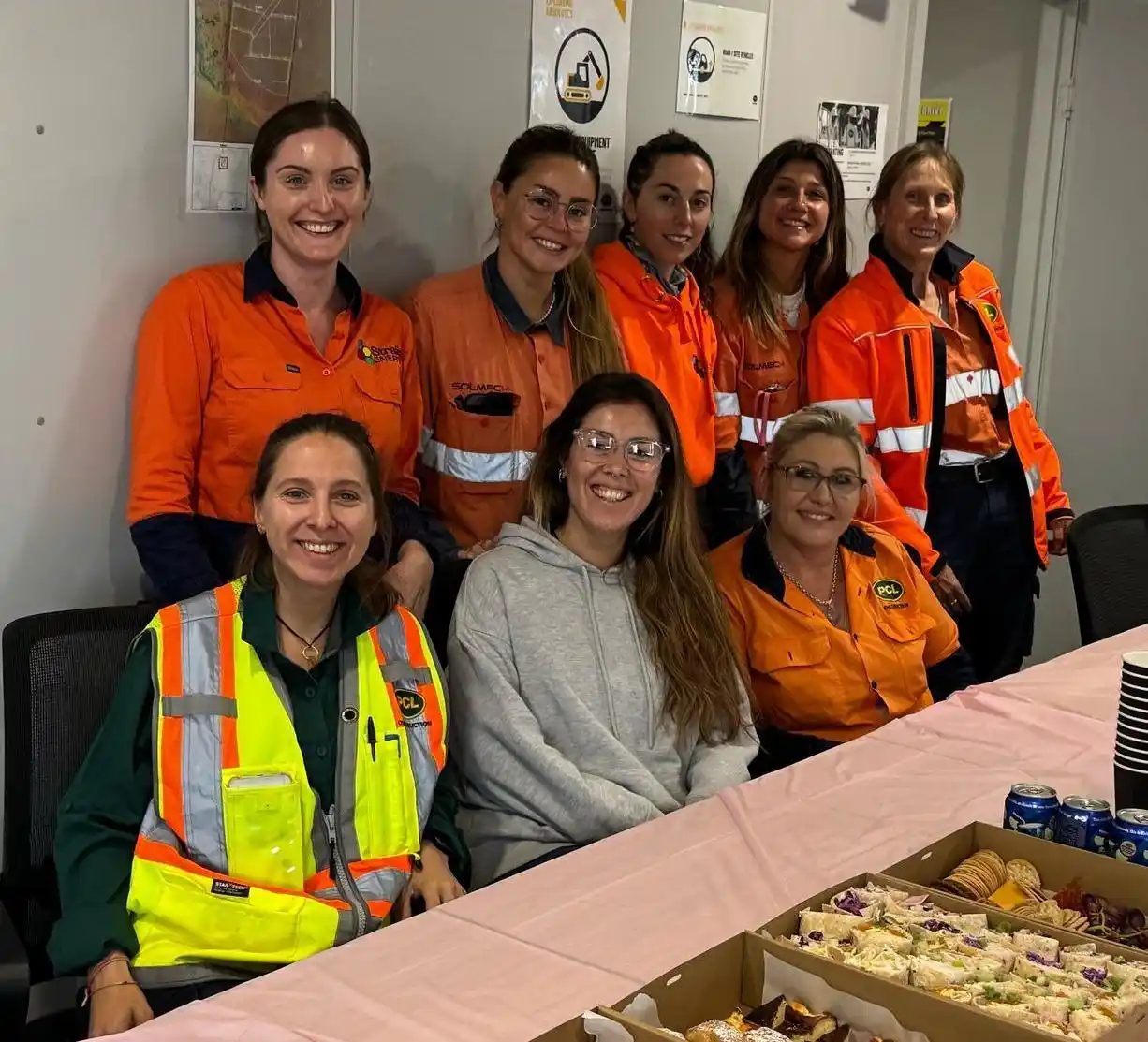 Con amigas y compañeras de trabajo-