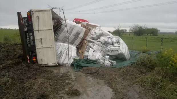Volcó un camión en la Autovía Mesopotámica