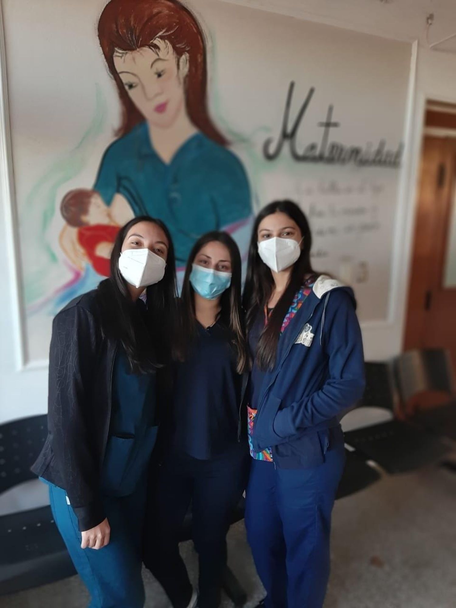 Tras 1500 horas de prácticas en el Centenario, están a seis estaciones de ser obstetras