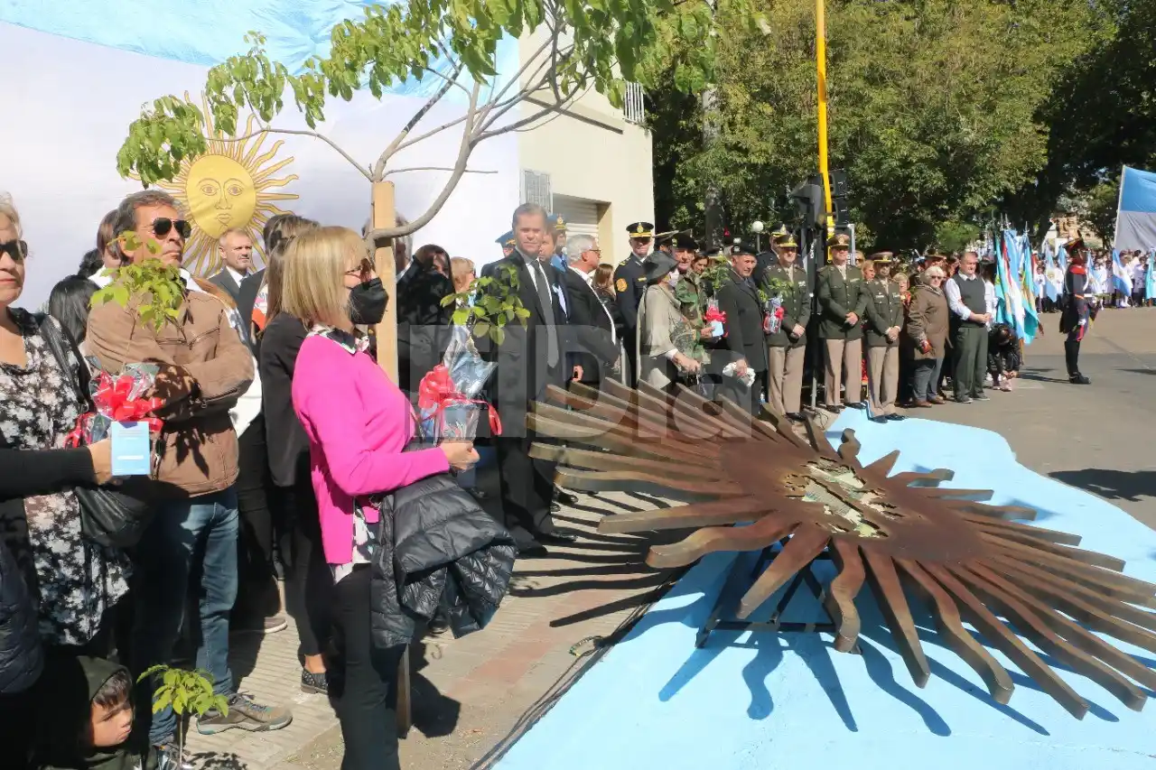 MALVINAS ESCULTURA 2