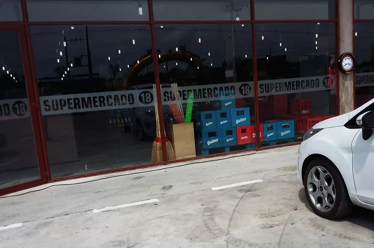 Los dueños del supermercado 18 nunca respondieron ni se presentaron ante la demanda.