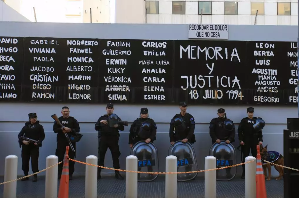 Como parte de los procedimientos preventivos, la división policial mencionada realizó una revisión exhaustiva de las instalaciones.