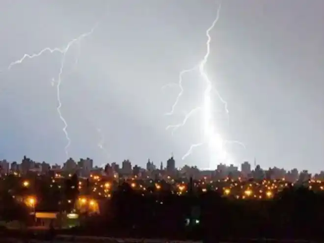 Diputada propone crear por ley un escudo protector en red contra tormentas eléctricas