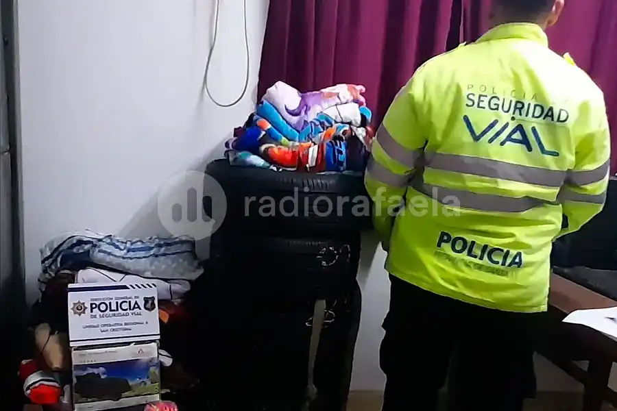 De contrabando por la Ruta Nacional 34: cubiertas, mantas y golosinas