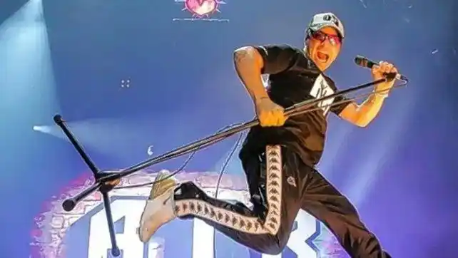 La hermana de Pablo Lescano compartió los chats que demuestran que el cantante no sabía que tenía un hijo