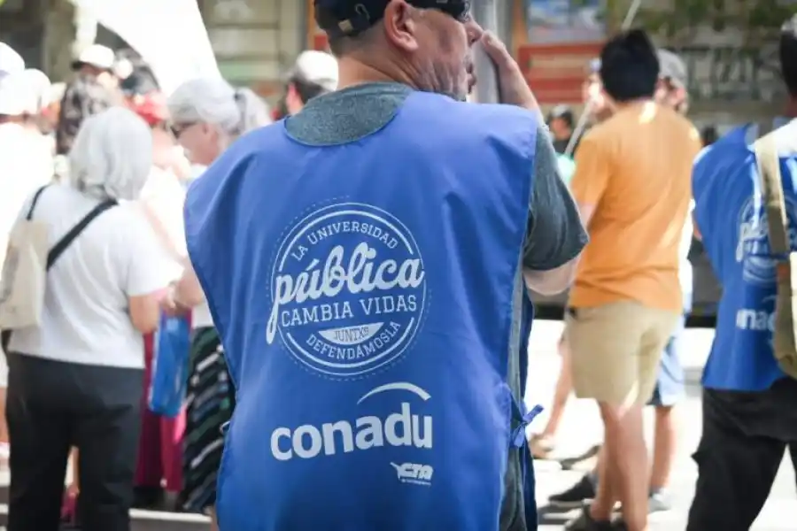 Este jueves 14 de marzo convocamos a un PARO en defensa de la Universidad pública, gratuita, inclusiva y al servicio del pueblo.