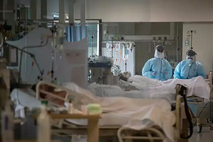 España: el Comité de Bioética pide que, al menos, un familiar acompañe en la muerte