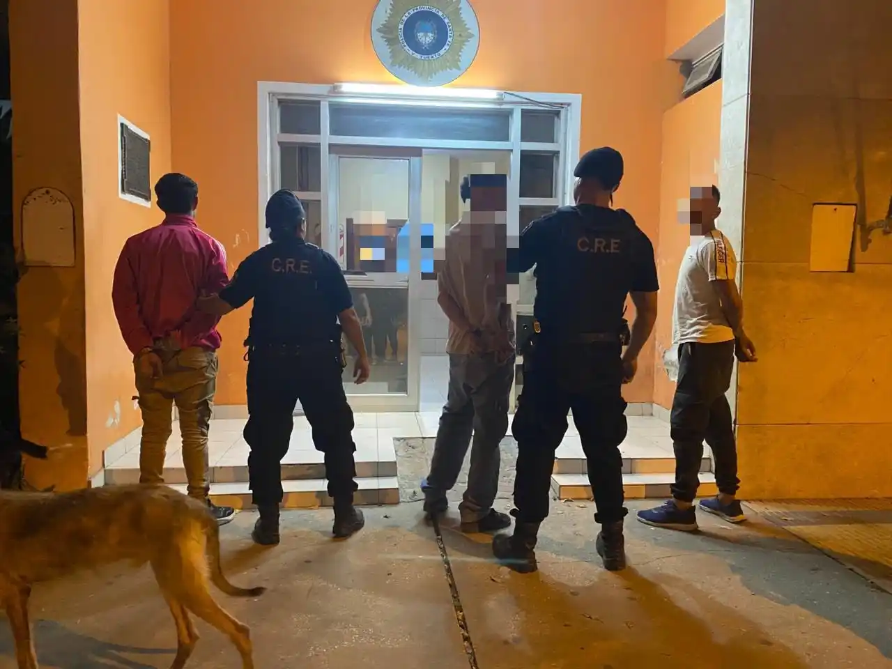 Los tres responsables del hecho en la Comisaría 2°. Foto: URVIII