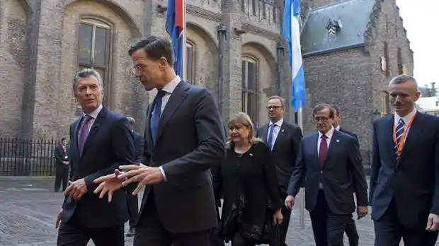 El premier holandés elogió la política económica de Macri