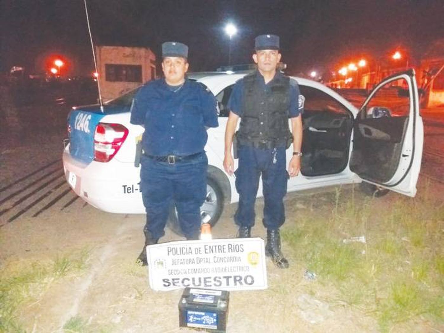 Salió de la cancha y le  habían robado la  batería del vehículo