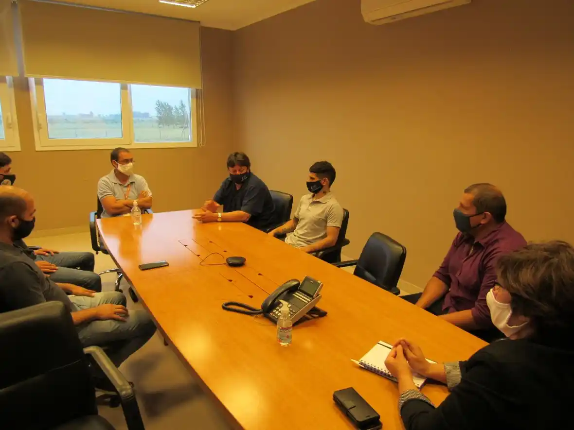 El equipo de Salud mantuvo un encuentro con autoridades de la empresa Domvil