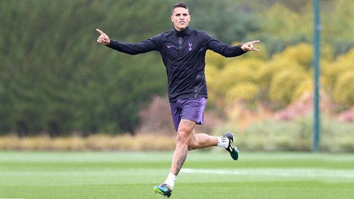 El Tottenham con Lamela, Lo Celso, Foyth y Gazzaniga volvió a practicar