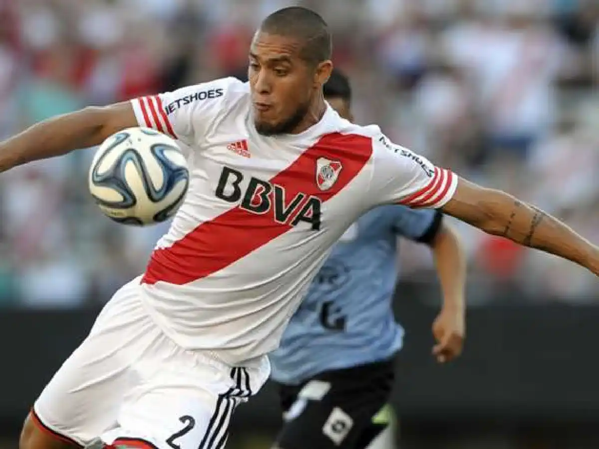 Maidana renovó con River