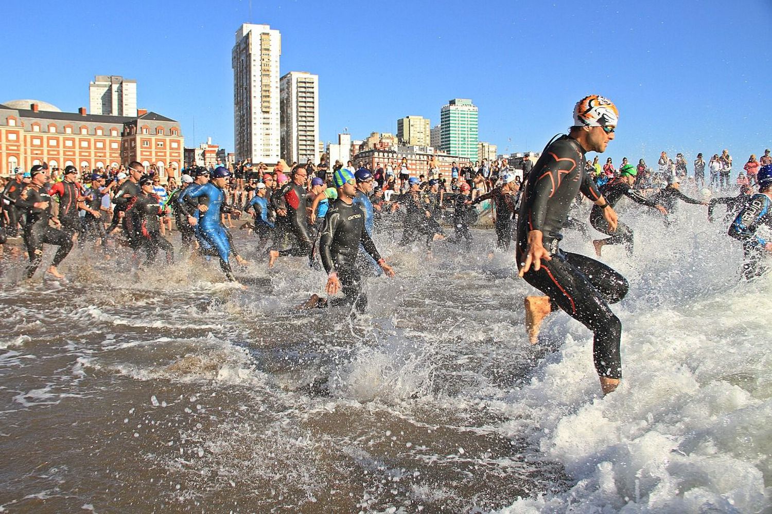 El Half Triatlon copa la ciudad y la Costa Atlántica