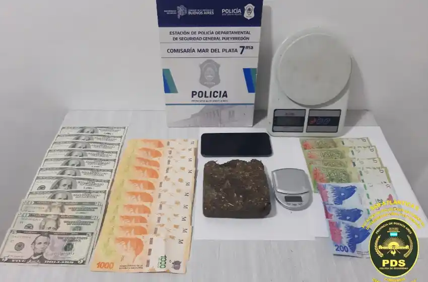 Lo detuvieron cuando viajaba en un remis: llevaba marihuana, dólares, pesos y balanzas