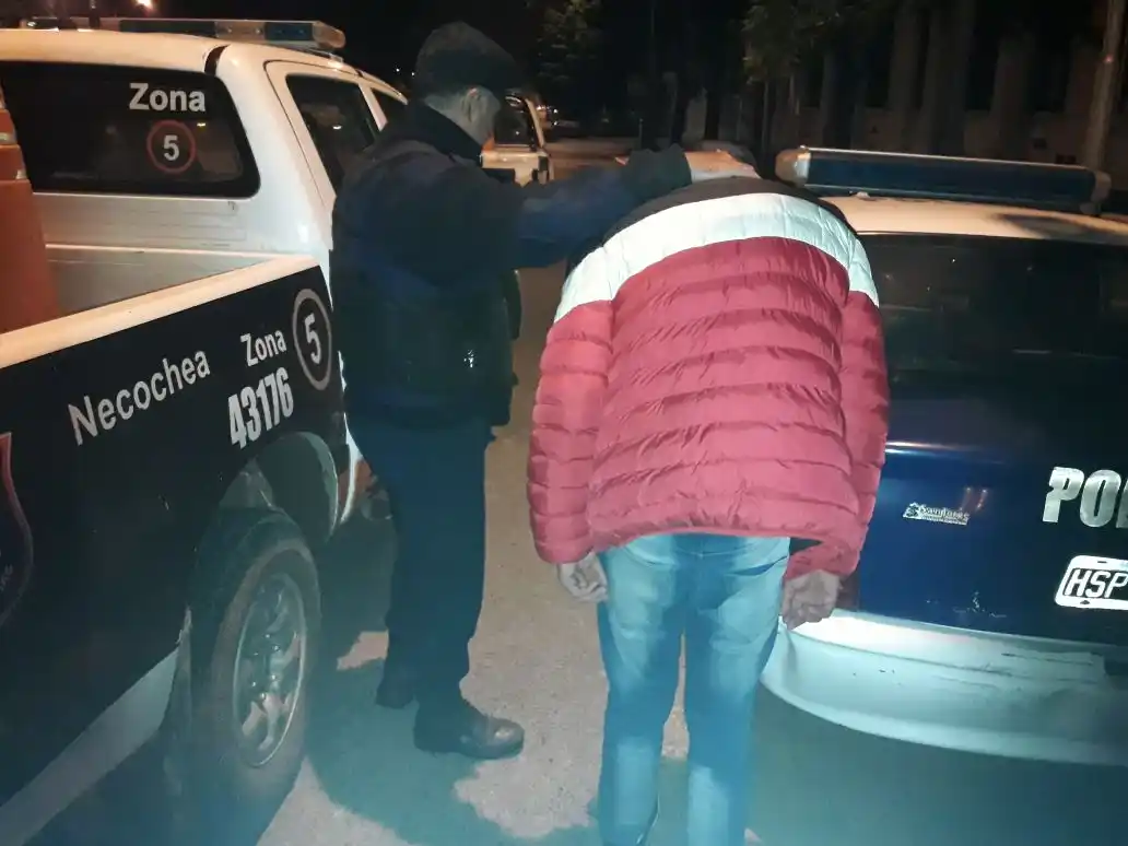 Golpeó a su ex pareja pero fue atrapado por policías