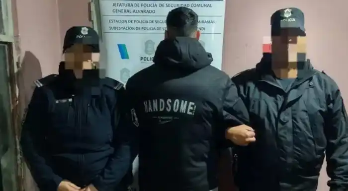 Uno de los detenidos por comprar una moto con dinero falso en Miramar (0223)