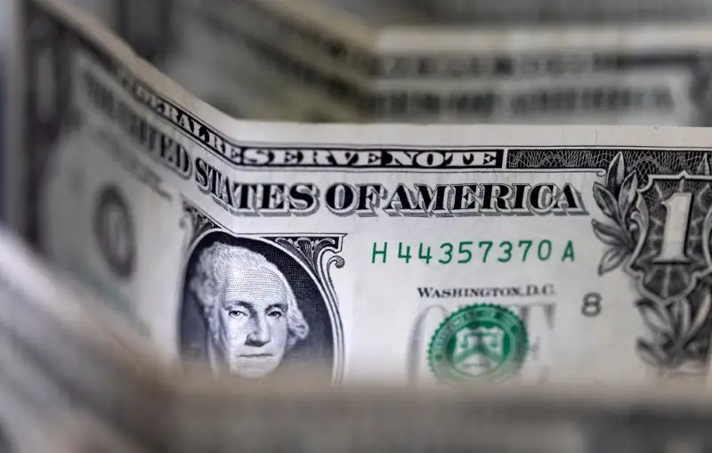 Expectativa por la evolución del billete en el último día de la semana.