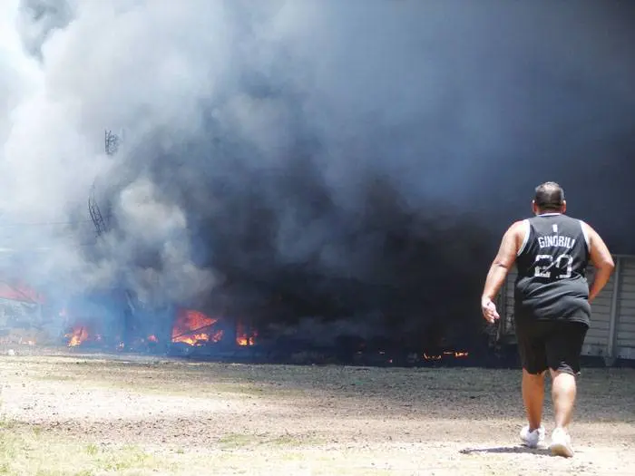 Arduo trabajo de Bomberos por los innumerables  incendios en la ciudad