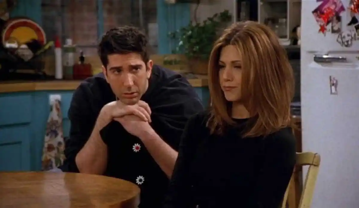 ¡COSAS DEL SUPER BOWL! Rachel de Friends NO RECUERDA a Ross