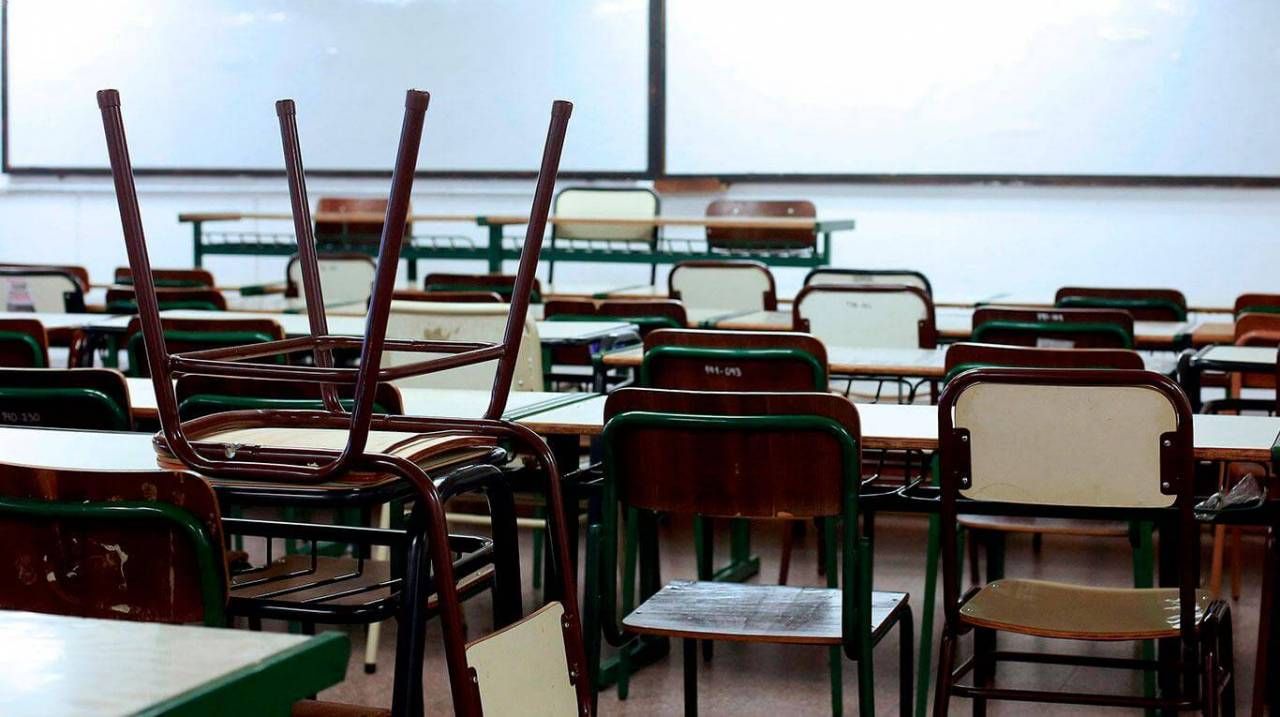 El Gobierno anunciaría hoy la suspensión de clases en escuelas primarias y secundarias de todo el país