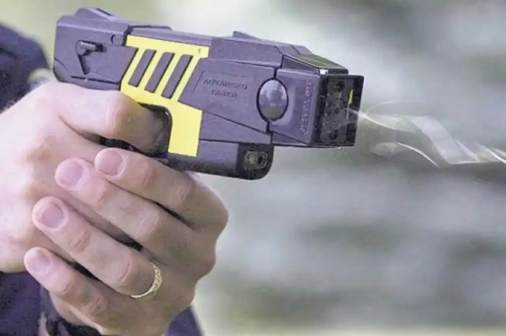 Aníbal Fernández confirmó la compra de pistolas Taser para grupos especiales de las fuerzas