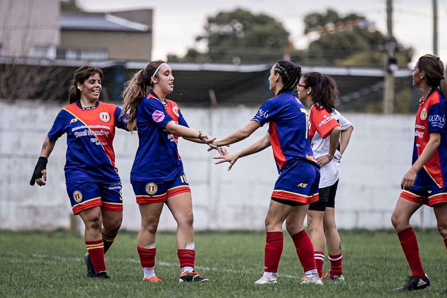 Oficial de Fútbol Femenino: Colegiales sigue en la pelea