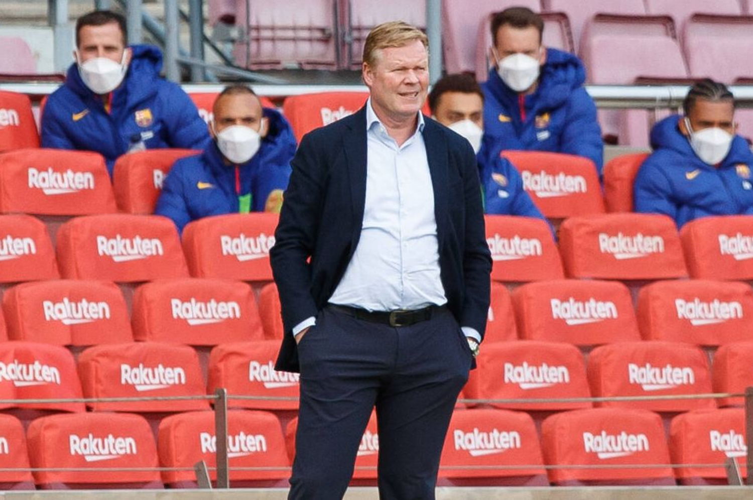 Koeman seguirá como entrenador de Barcelona