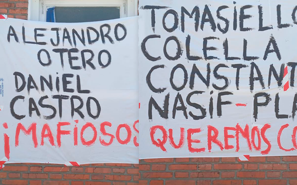 Clínica San Pedro: empleados colocaron carteles en la fachada
