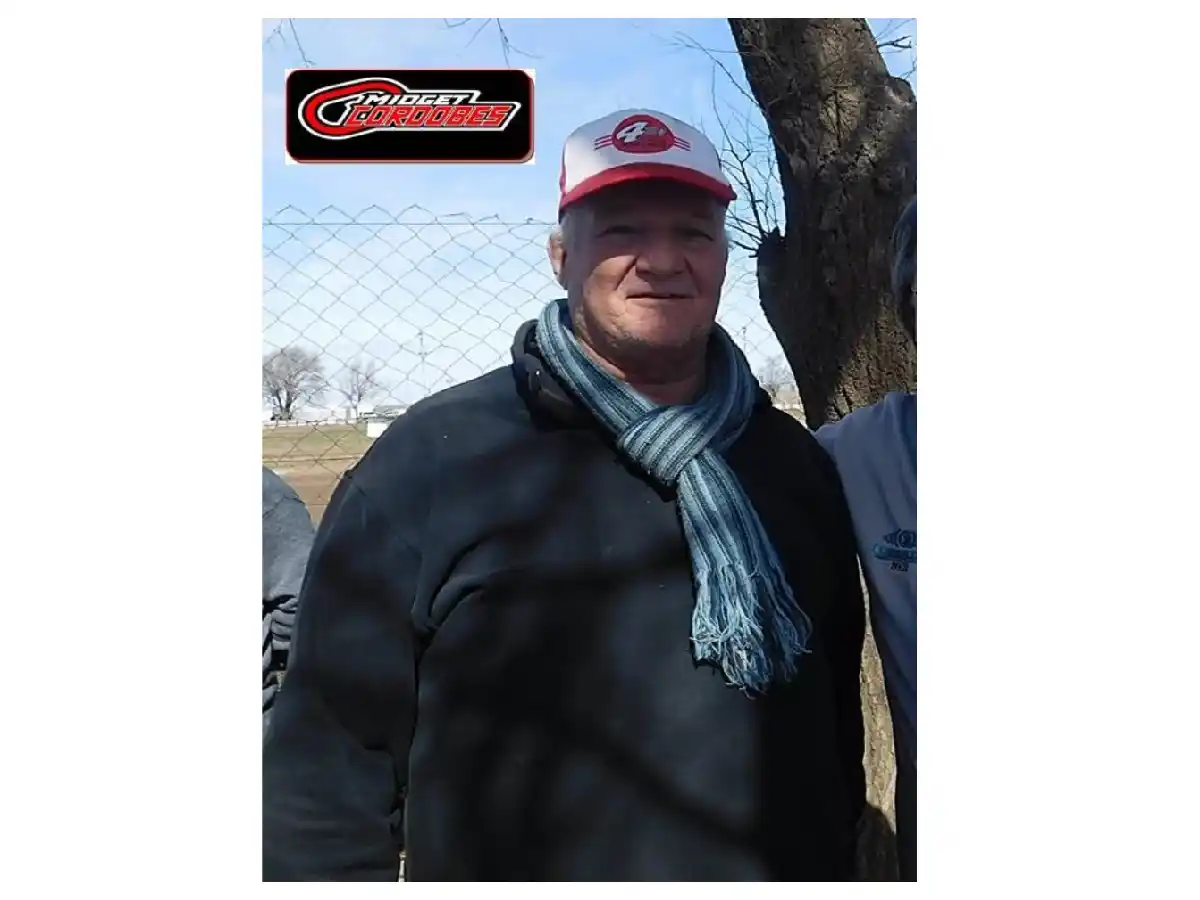 Esperan en línea de partida