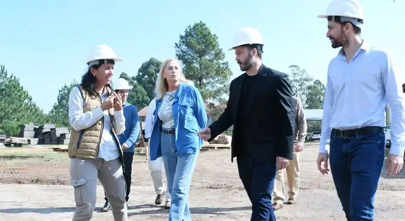 En el parque industrial Azcué remarcó que la gestión trabaja para crear las condiciones que el sector privado necesita para invertir