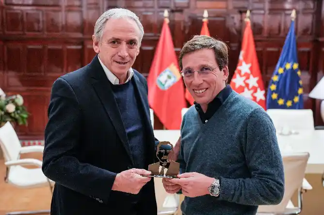 Positiva reunión entre Javier Gastón y el alcalde de Madrid