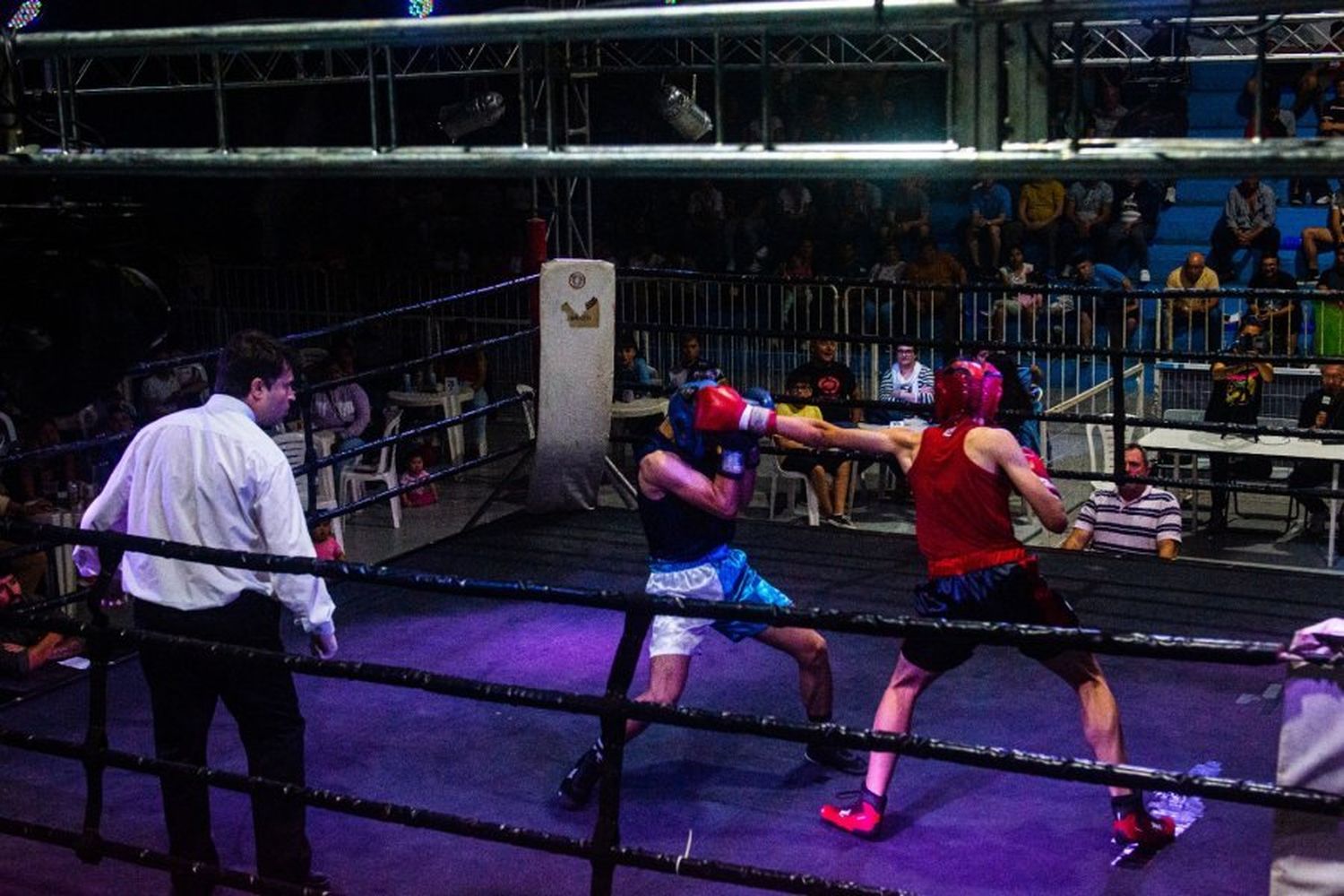 Interesante velada boxística en el "Lucío Casarín"