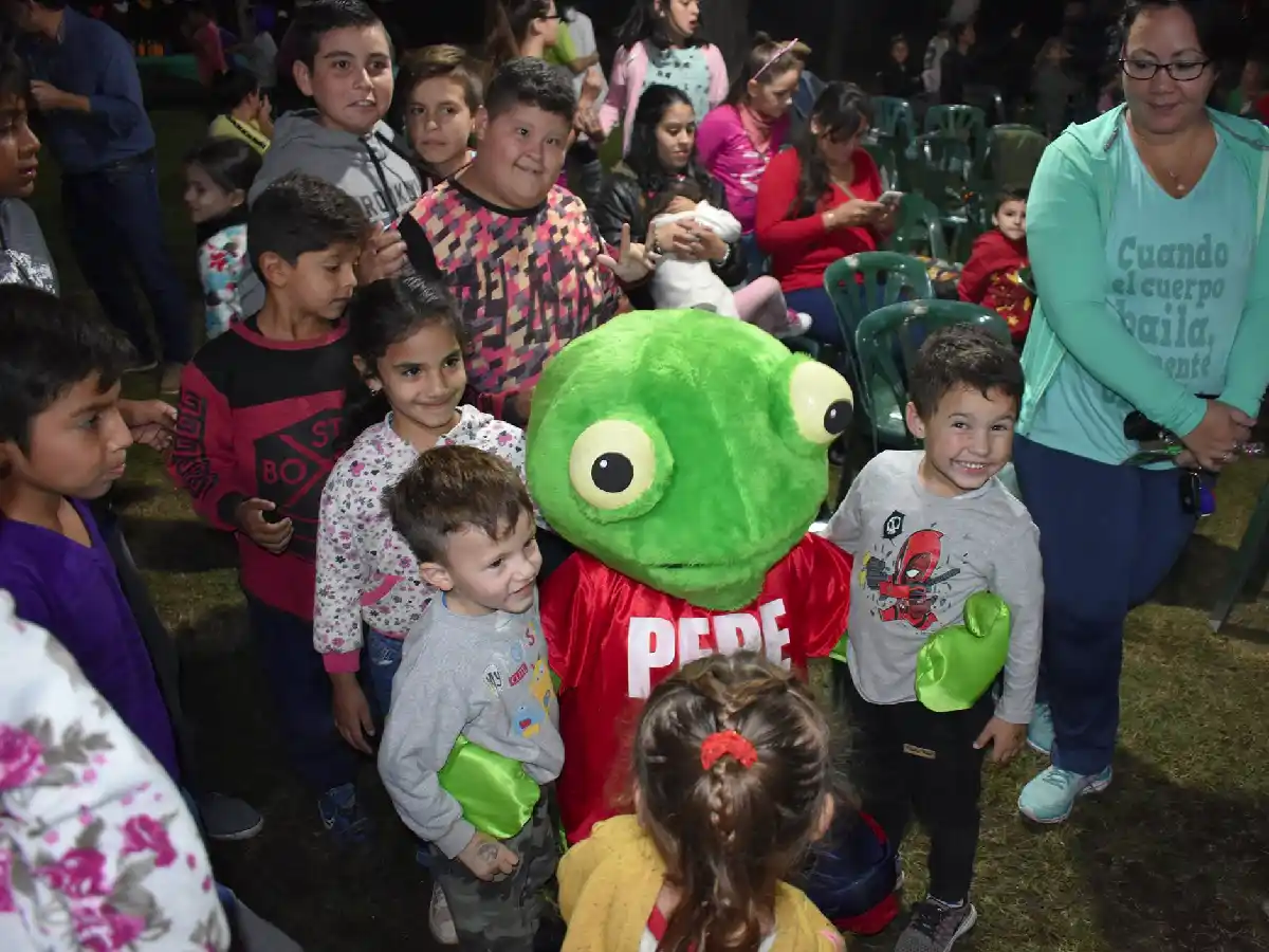 Con la “noche de las vacunas”,  Devoto vivió su fiesta para la salud 