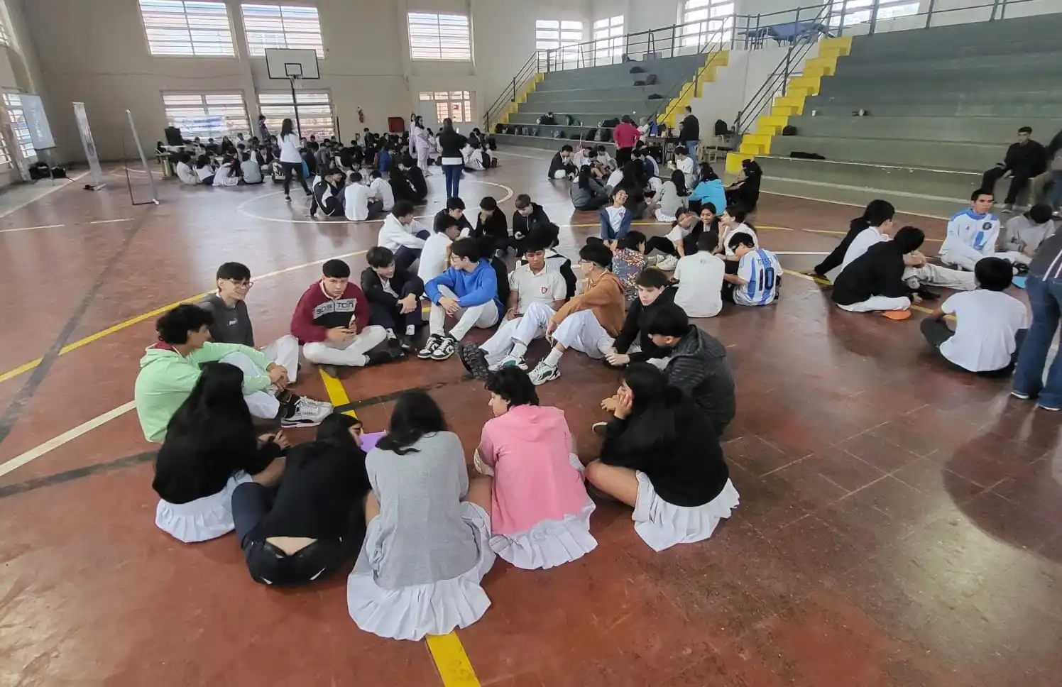 Día Mundial de la Salud Mental: se llevó a cabo una amplia actividad con estudiantes de la EPET N°1