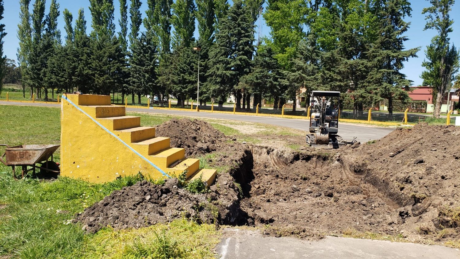 Avances en la pista de atletismo.