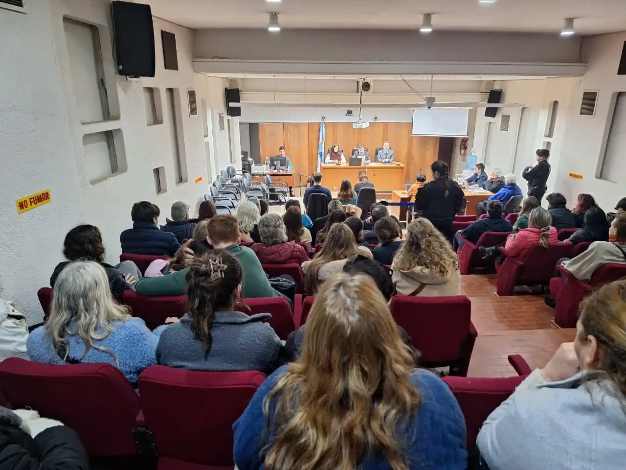 Tres de los hechos fueron calificados como abuso sexual simple agravado y uno como abuso gravemente ultrajante. La sentencia fue dictada por el tribunal venadense.