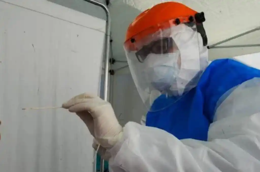 En agosto, el coronavirus se septuplicó en Rosario