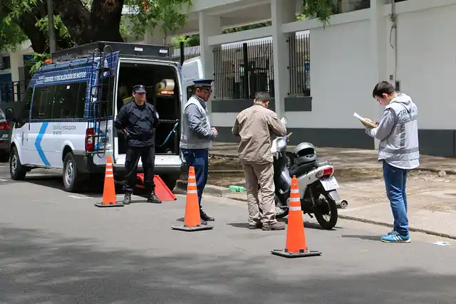 San Isidro: Realizan operativos para controlar motos mal estacionadas 